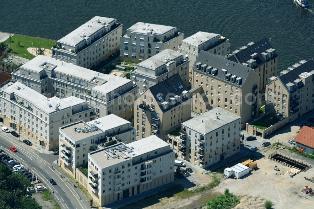 Potsdam from above - Overlooking the historic town on the banks of the Havel memory of Potsdam, the state capital of Brandenburg. The area is being rebuilt by the company Prince of Prussia Grundbesitz AG, Speicherstadt GmbH, the Grothe group and Pro Potsdam. Here emerged condominiums and rental apartments
