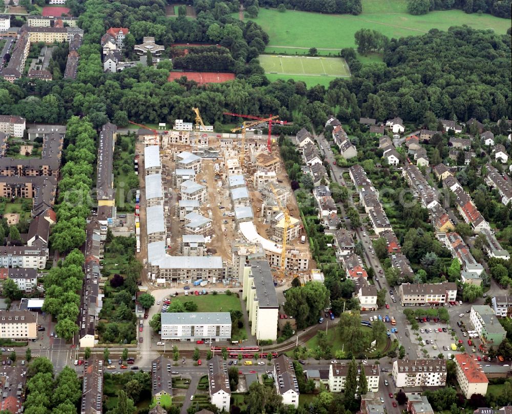 Aerial image Köln, Sülz - Roof and wall structures in residential area of a multi-family house settlement in Koeln, Suelz in the state North Rhine-Westphalia