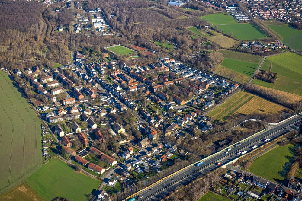 Lünen from above - Residential area of the multi-family house settlement Kolonie Oberbecker in Luenen in the state North Rhine-Westphalia