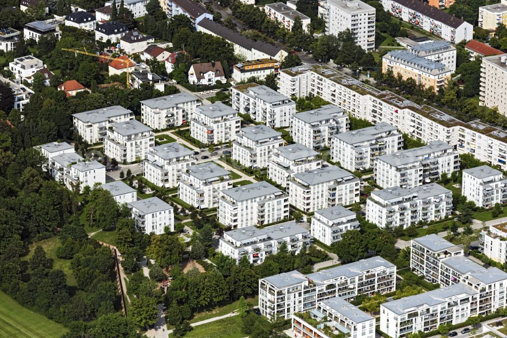 Aerial image München - Residential area of a??a??an apartment building on Margit-Schramm-Strasse in the district of Neuhausen-Nymphenburg in Munich in the state Bavaria, Germany