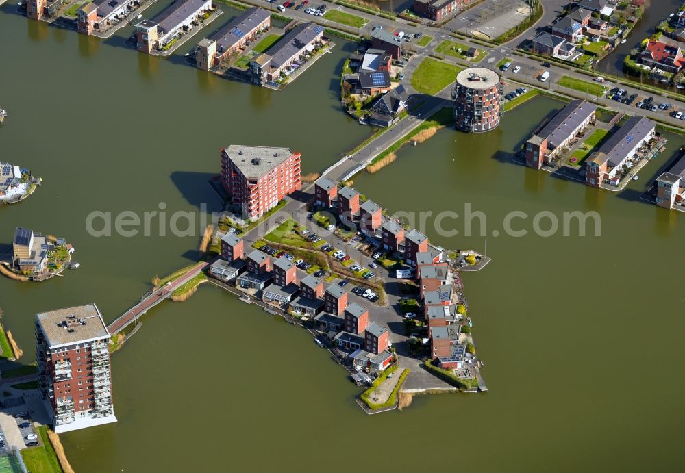 Heerhugowaard from the bird's eye view: Residential area of the multi-family house settlement in Meer van Luna in Heerhugowaard in Noord-Holland, Netherlands