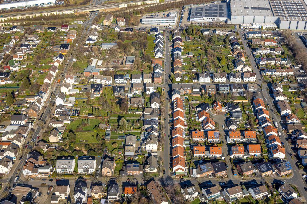Aerial photograph Holzwickede - Residential area of the multi-family house settlement on Mozartstrasse in the district Brackel in Holzwickede at Ruhrgebiet in the state North Rhine-Westphalia, Germany