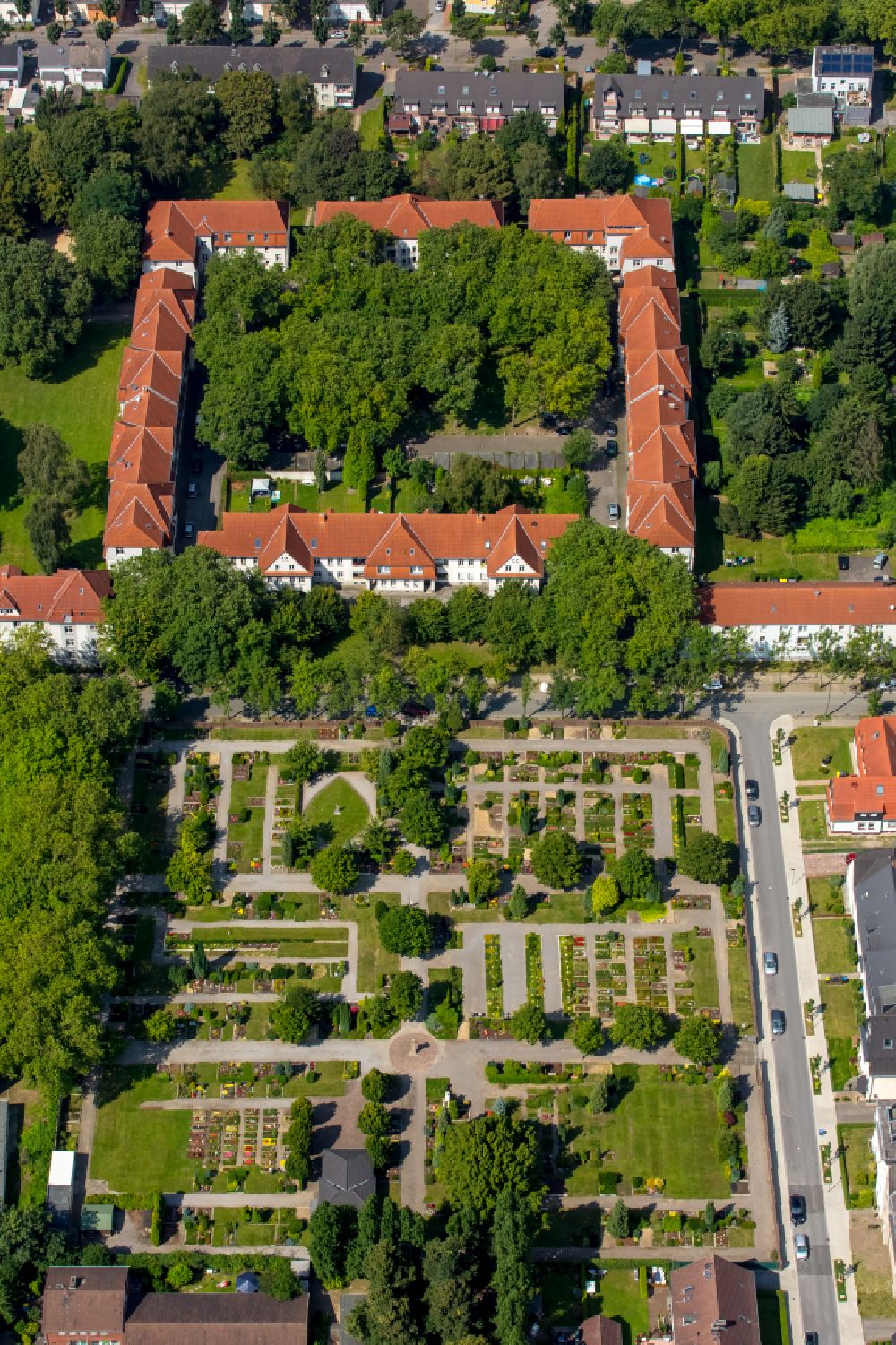 Gelsenkirchen from above - Residential area of the multi-family house settlement Neue Kolonie Alma on street Hohenfriedberger Strasse in Gelsenkirchen at Ruhrgebiet in the state North Rhine-Westphalia, Germany