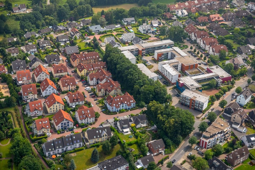 Niederwenigern from above - Residential area of the multi-family house settlement on Uhlenkotten in Niederwenigern in the state North Rhine-Westphalia, Germany