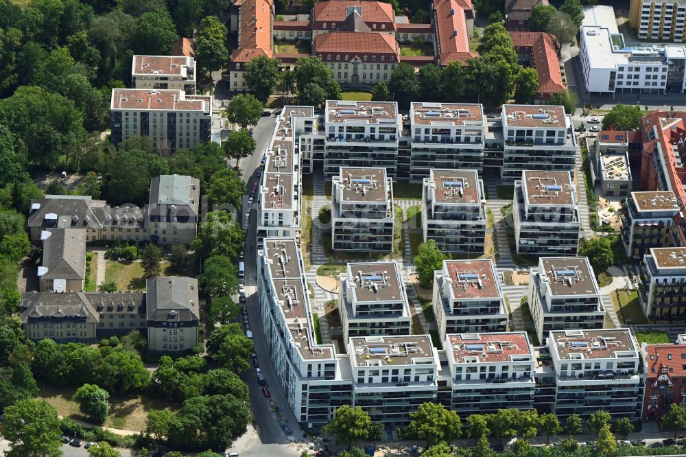 Aerial image Berlin - Residential area of the multi-family house settlement between Sophie-Charlotten-Strasse, Pulsstrasse and Heubnerweg in the district Charlottenburg in Berlin, Germany