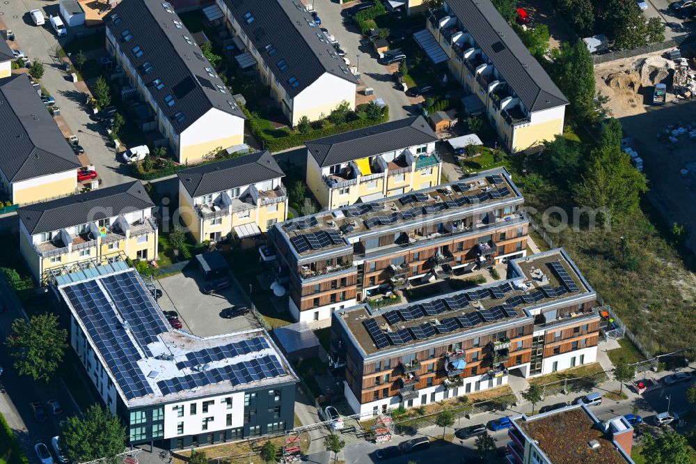 Aerial image Berlin - Residential area of the multi-family house settlement on street Schleizer Strasse in the district Hohenschoenhausen in Berlin, Germany