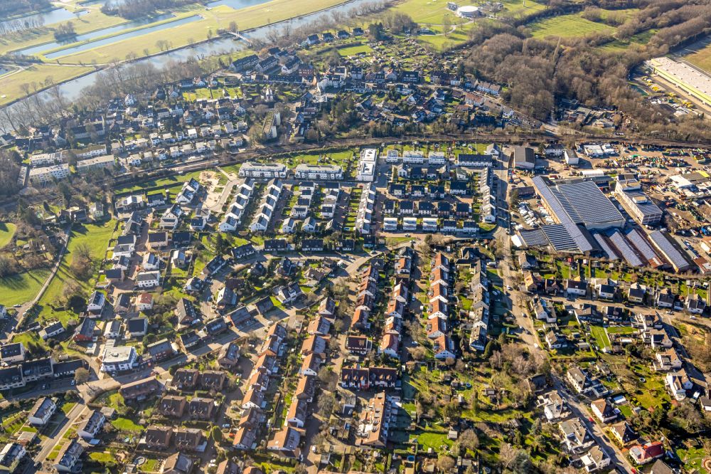 Essen from the bird's eye view: Residential area of a multi-family house settlement in the district Horst in Essen in the state North Rhine-Westphalia