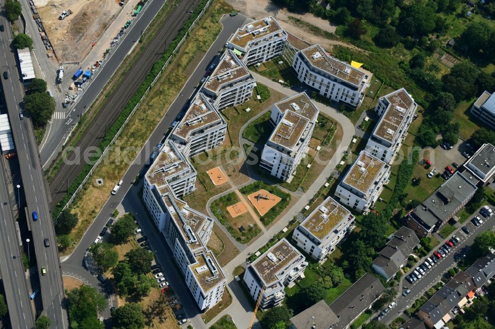 Bonn from above - Residential area of the multi-family house settlement Wohnquartier Suedstadtgaerten along the Albert-Fischer-Strasse in the district Kessenich in Bonn in the state North Rhine-Westphalia, Germany