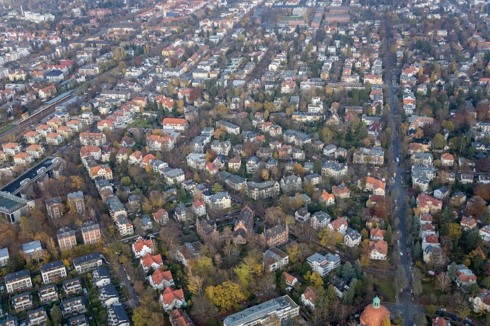 Aerial photograph Berlin - Residential area of the multi-family house settlement in the district Lichterfelde in Berlin, Germany