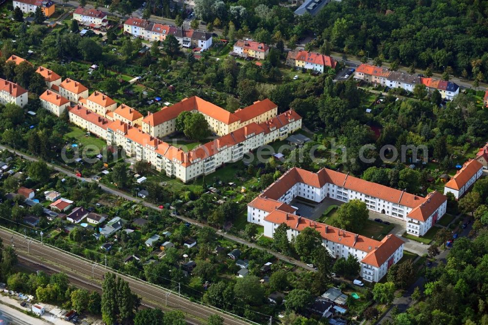 Aerial photograph Berlin - Residential area of a multi-family house settlement in the district Niederschoeneweide in Berlin, Germany