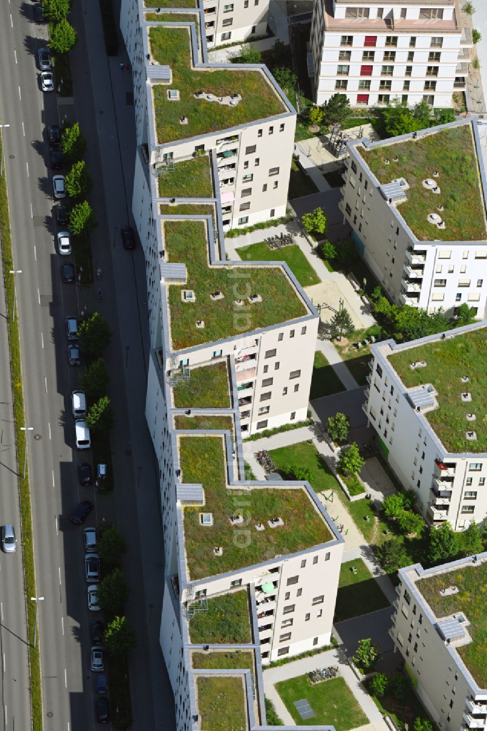 Aerial photograph München - Residential area of the multi-family house settlement on Kafler Strasse in the district Pasing-Obermenzing in Munich in the state Bavaria, Germany
