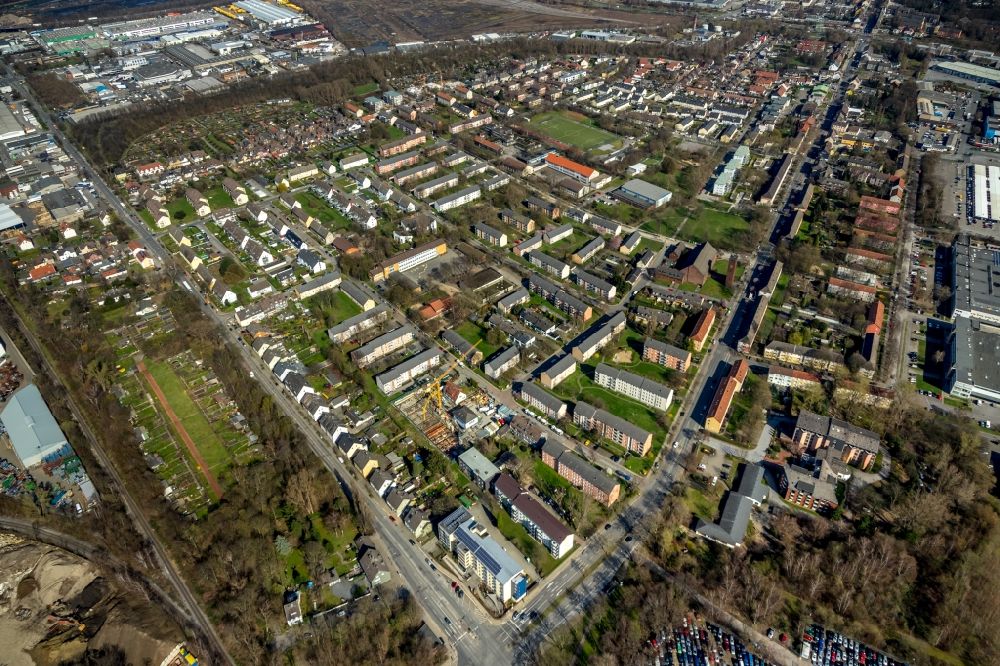 Aerial image Essen - Residential area of the multi-family house settlement in the district Vogelheim in Essen in the state North Rhine-Westphalia, Germany