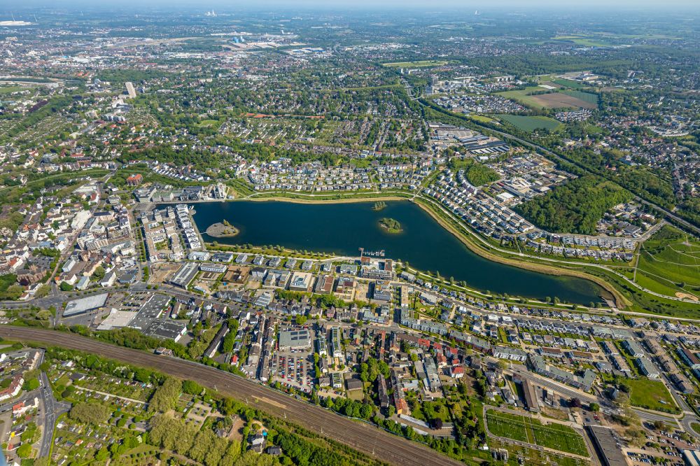 Dortmund from the bird's eye view: Residential area of the multi-family house Settlement at shore Areas of lake Phoenixsee in the district Hoerde in Dortmund in the state North Rhine-Westphalia, Germany