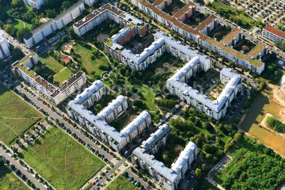 Berlin from above - Residential area of a multi-family house settlement Plauener Strasse - Sollstaedter Strasse - Arendsweg in the district Hohenschoenhausen in Berlin, Germany