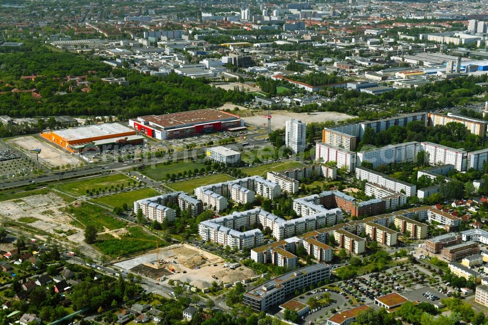 Berlin from the bird's eye view: Residential area of a multi-family house settlement Plauener Strasse - Sollstaedter Strasse - Arendsweg in the district Hohenschoenhausen in Berlin, Germany