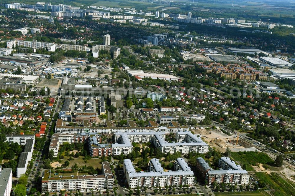 Berlin from the bird's eye view: Residential area of a multi-family house settlement Plauener Strasse - Sollstaedter Strasse - Arendsweg in the district Hohenschoenhausen in Berlin, Germany
