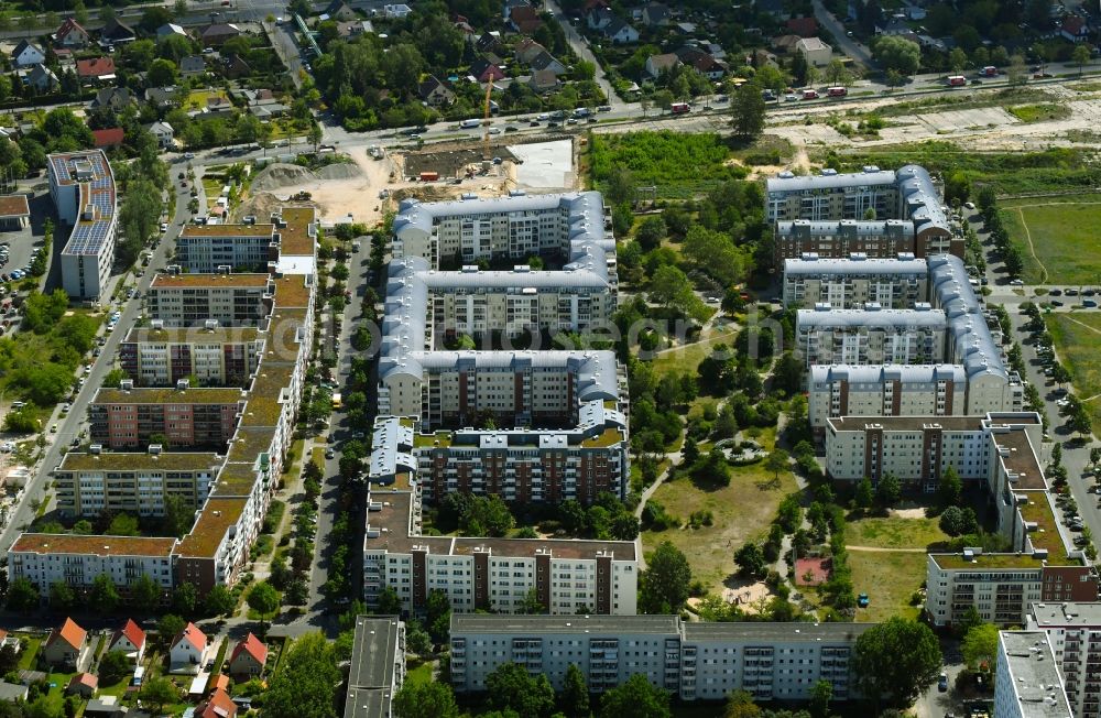 Aerial photograph Berlin - Residential area of a multi-family house settlement Plauener Strasse - Sollstaedter Strasse - Arendsweg in the district Hohenschoenhausen in Berlin, Germany