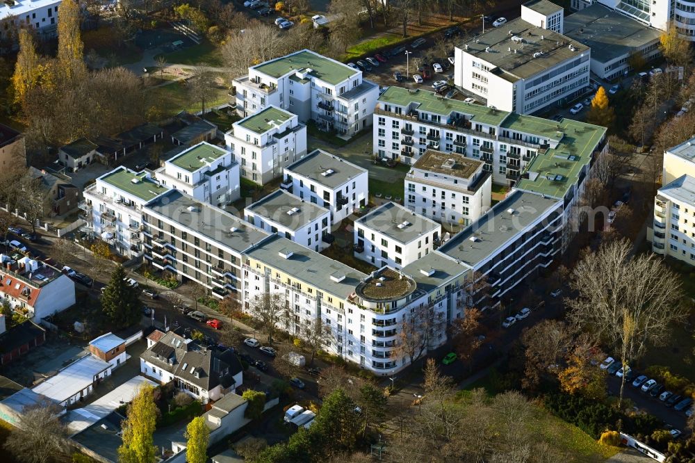 Aerial image Berlin - Residential area of the multi-family house settlement Reichenberger Strasse - Kuestriner Strasse in the district Hohenschoenhausen in Berlin, Germany