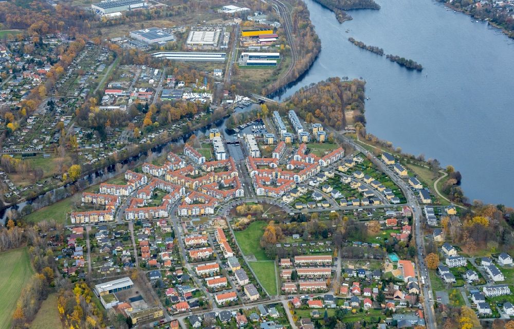Hennigsdorf from the bird's eye view: Residential area of the multi-family house settlement Ahornring, Lindenring, Ringpromenade in Hennigsdorf in the state Brandenburg, Germany