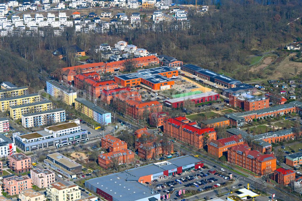 Aerial image Potsdam - Residential area of the multi-family house settlement Rote Kaserne on street Graf-von-Schwerin-Strasse in Potsdam in the state Brandenburg, Germany