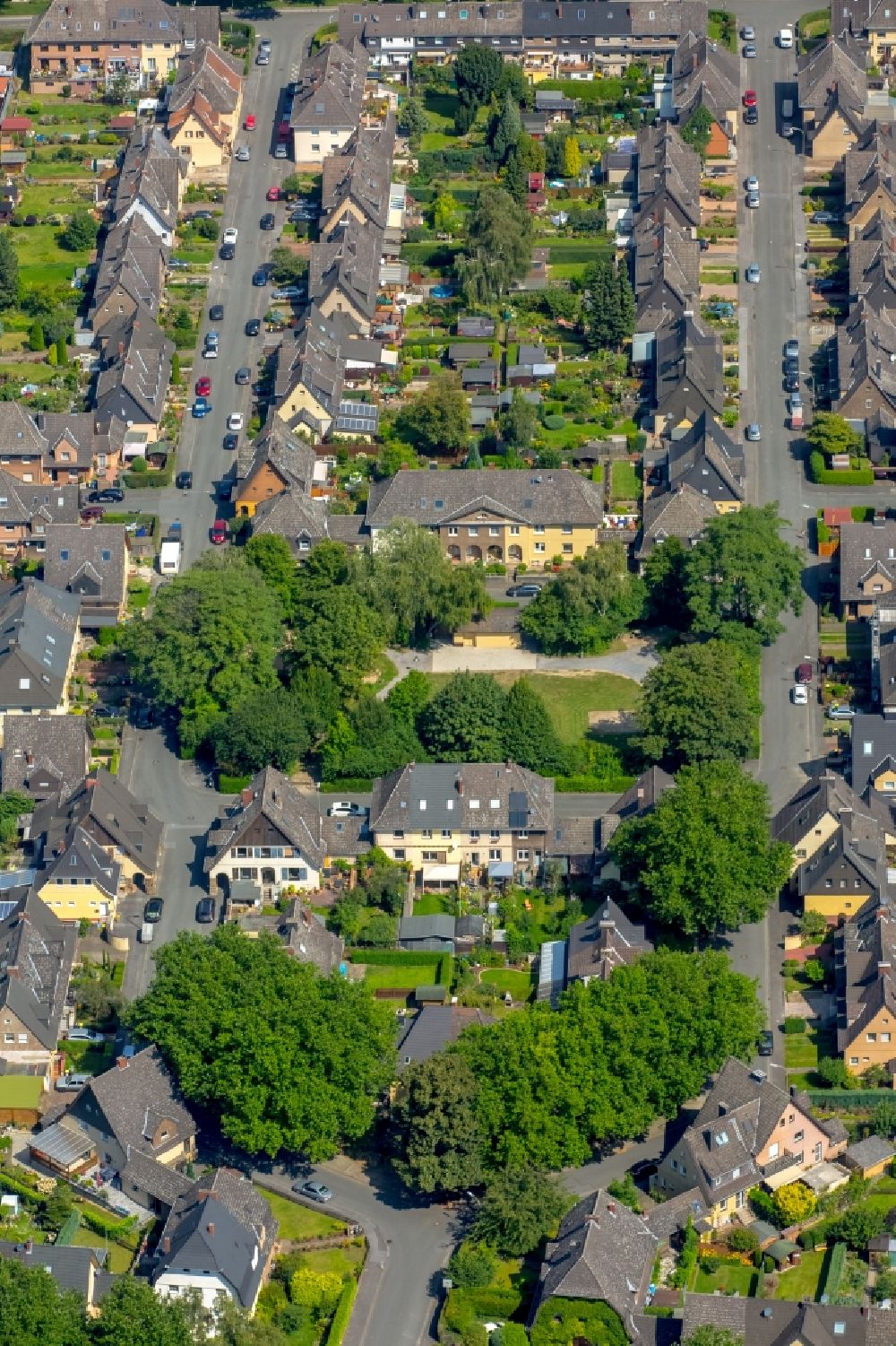 Aerial photograph Dortmund - Residential area of a multi-family house settlement of the settler community Am Sommerberg - Am Winterberg in Dortmund in the state North Rhine-Westphalia