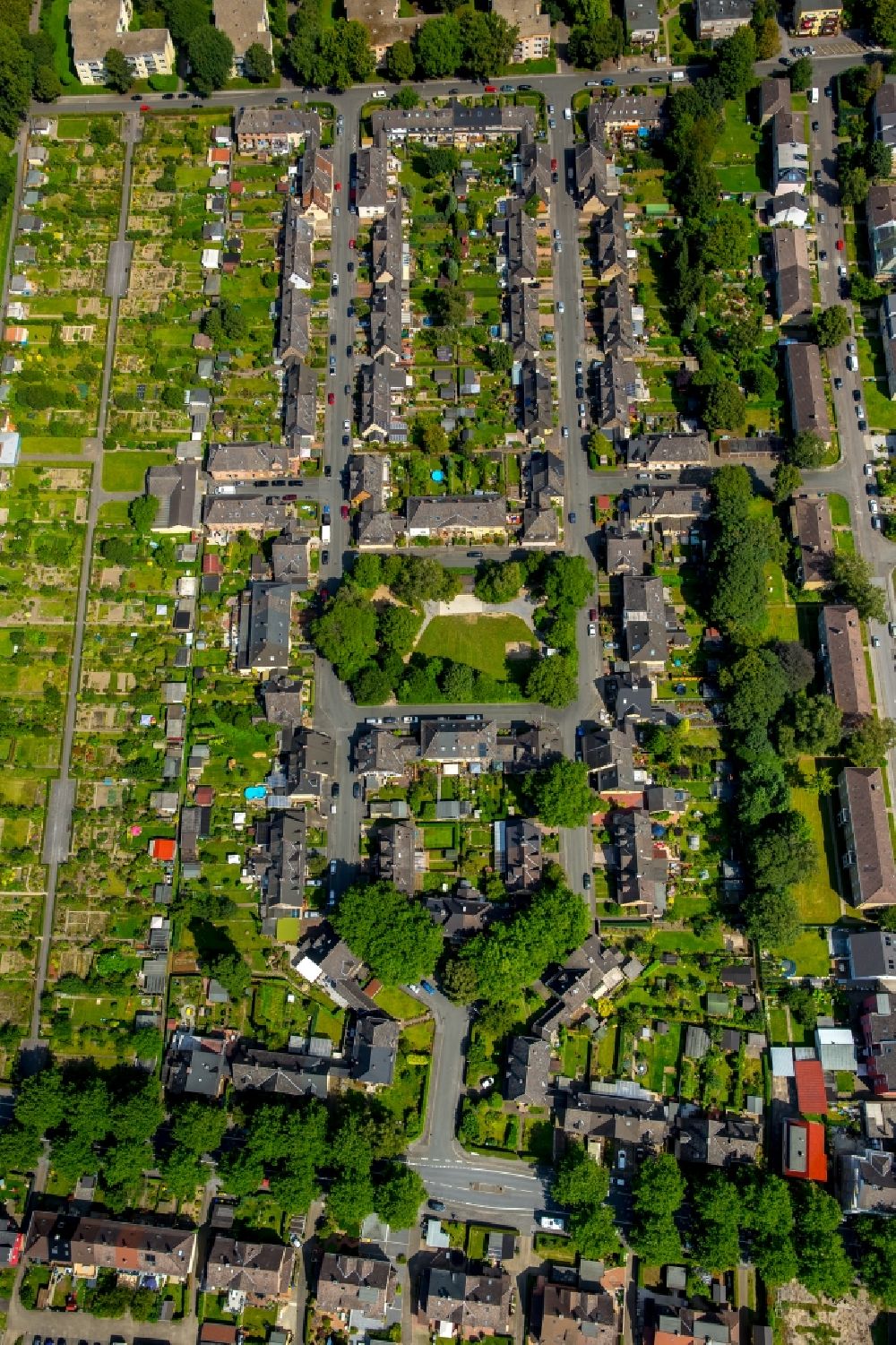 Aerial image Dortmund - Residential area of a multi-family house settlement of the settler community Am Sommerberg - Am Winterberg in Dortmund in the state North Rhine-Westphalia