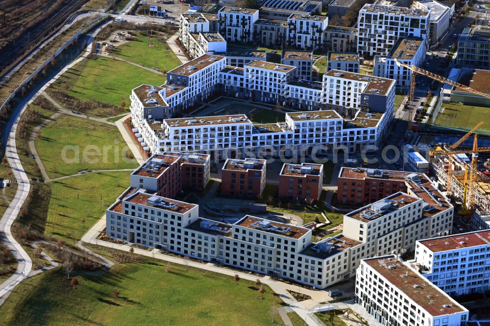 München from above - Residential area of the multi-family house settlement on Paul-Gerhardt-Allee - Berduxstrasse - Hildachstrasse - Hermine-von-Parish-Strasse in the district Pasing-Obermenzing in Munich in the state Bavaria, Germany