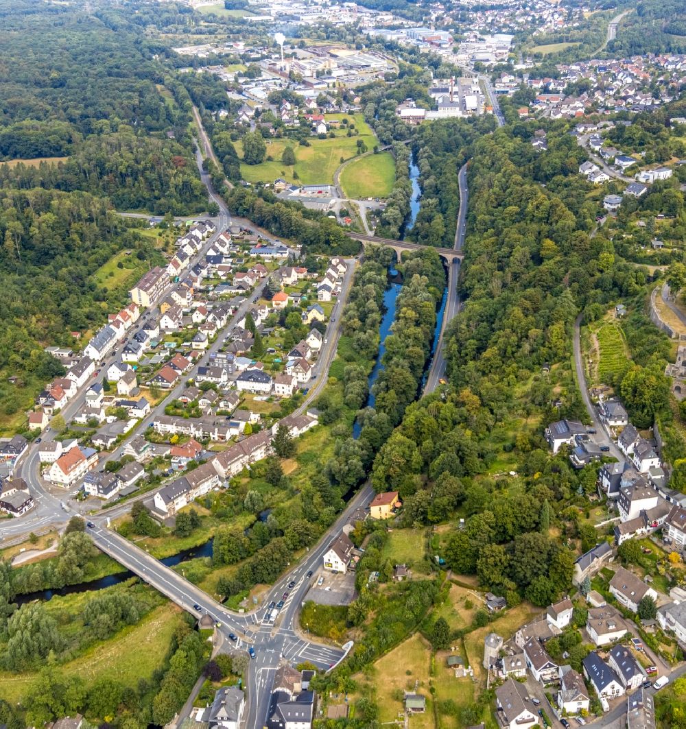 Arnsberg from the bird's eye view: Residential area of the multi-family house settlement Unterm Roemberge - Tiergartenstrasse in Arnsberg in the state North Rhine-Westphalia, Germany