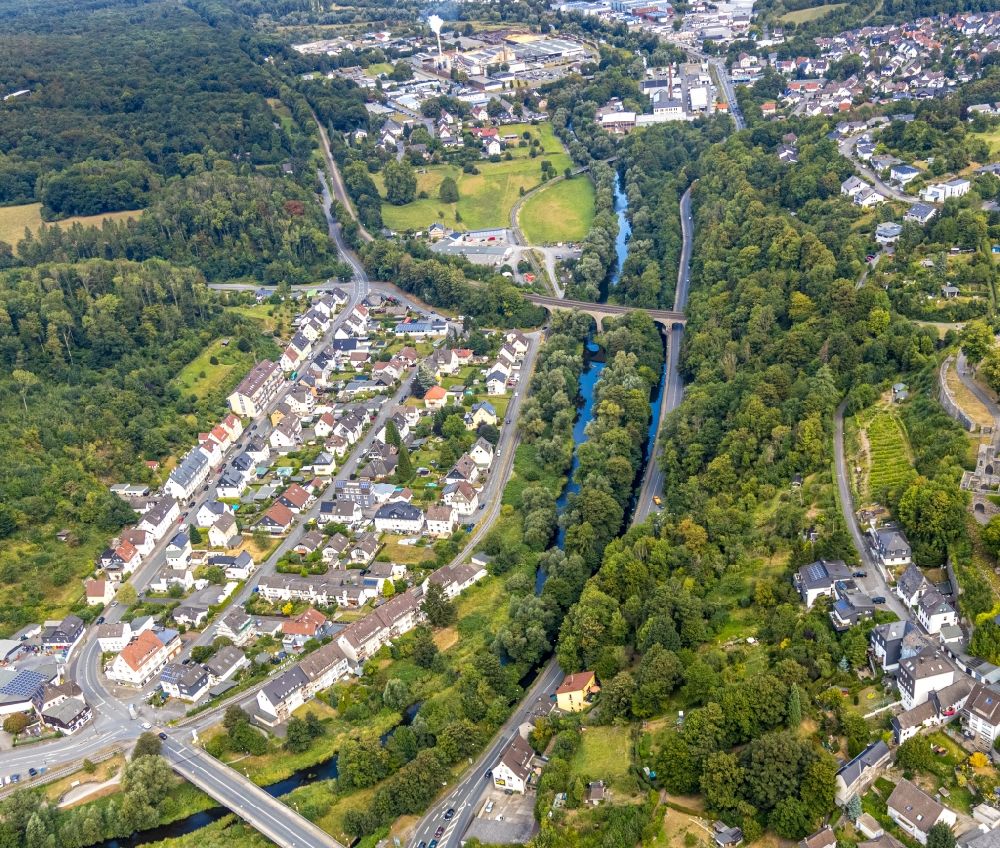 Aerial photograph Arnsberg - Residential area of the multi-family house settlement Unterm Roemberge - Tiergartenstrasse in Arnsberg in the state North Rhine-Westphalia, Germany