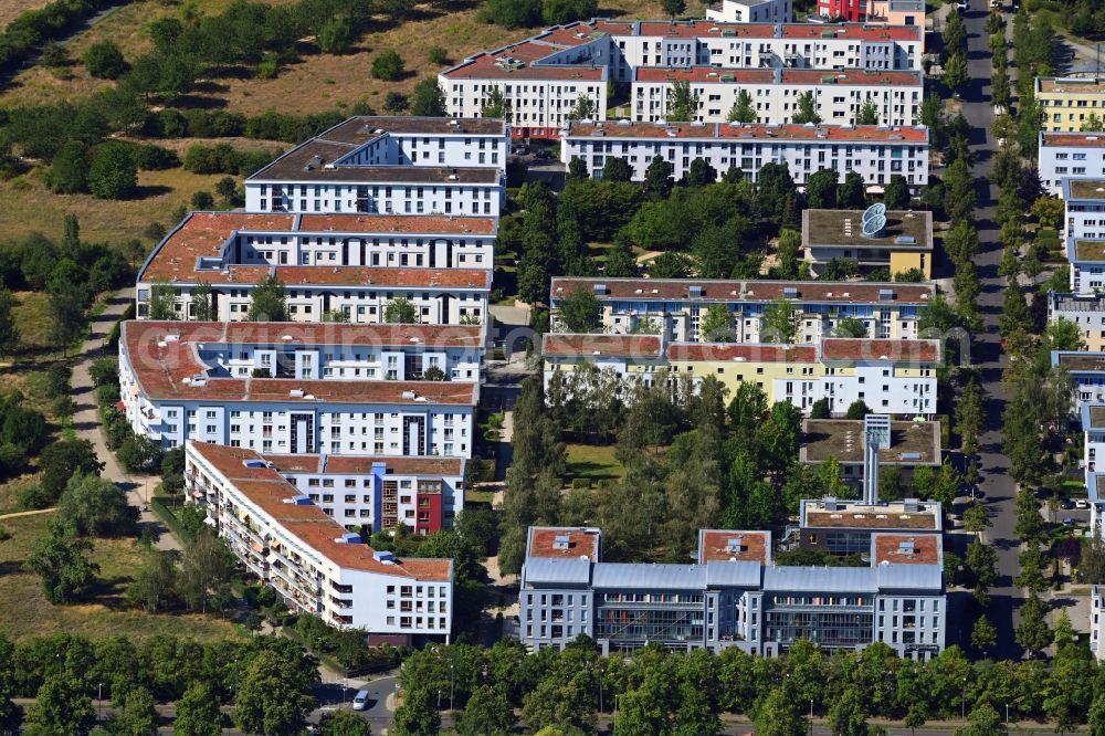 Aerial photograph Berlin - Residential area of the multi-family house settlement between Hiltrud-Dudek-Weg and Jeanette-Wolff-Strasse in the district Rudow in Berlin, Germany