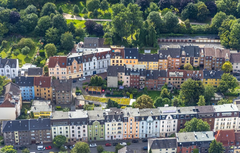 Bochum from above - Residential area of the multi-family house settlement between Josephstrasse and Hofsteder Strasse in Bochum at Ruhrgebiet in the state North Rhine-Westphalia, Germany