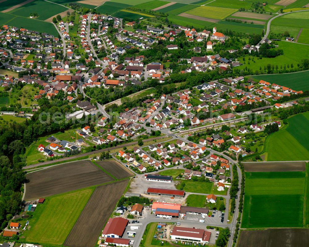 Aerial photograph Alberweiler - Residential area - mixed development of a multi-family housing estate and single-family housing estate in Alberweiler in the state Baden-Wuerttemberg, Germany