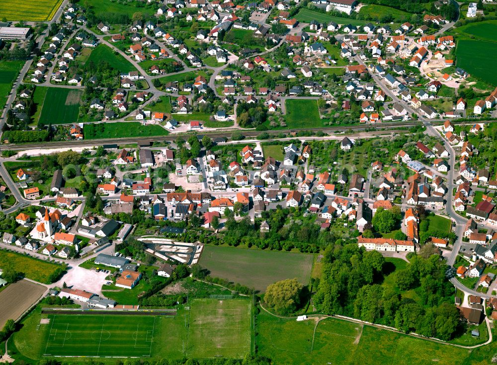 Aerial image Allmendingen - Residential area - mixed development of a multi-family housing estate and single-family housing estate in Allmendingen in the state Baden-Wuerttemberg, Germany