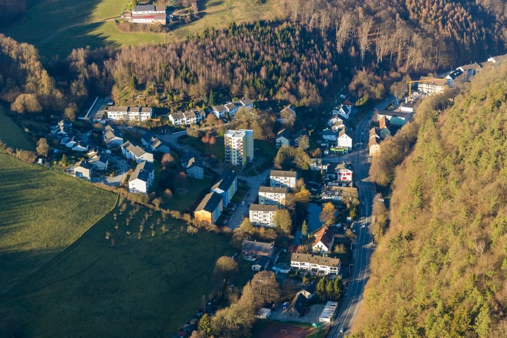 Aerial image Ennepetal - Residential area - mixed development of a multi-family housing estate and single-family housing estate on Bachstrasse - Muehlenstrasse - Schuerenweg in the district Hasperbach in Ennepetal in the state North Rhine-Westphalia, Germany