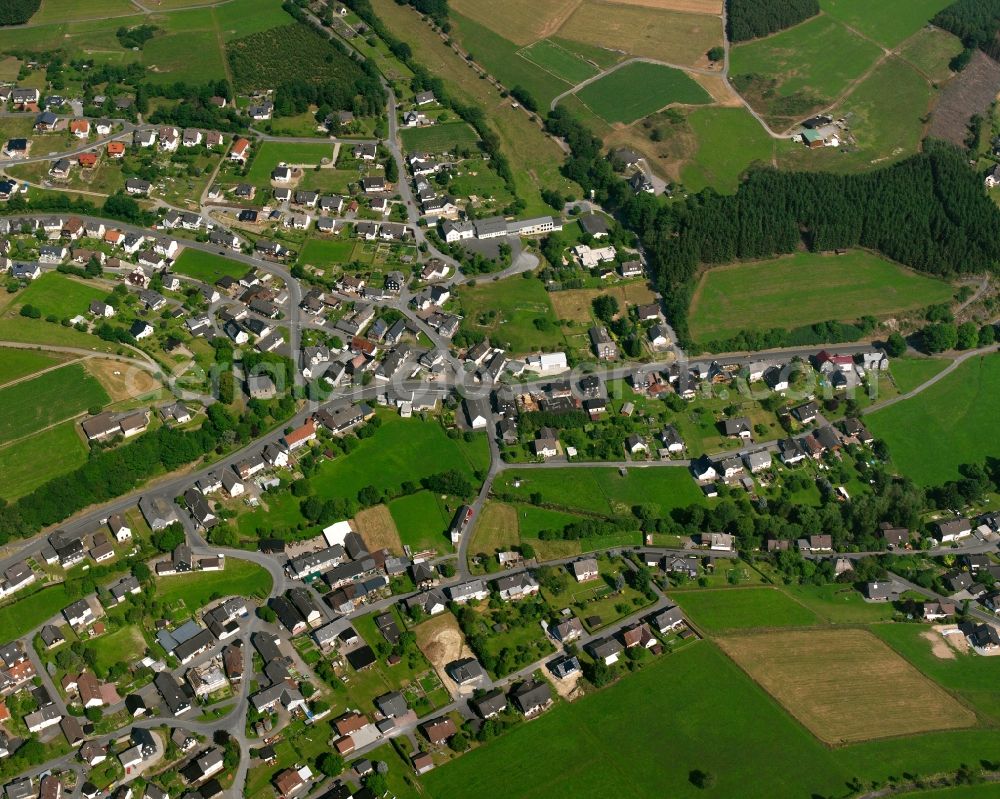 Aerial image Banfe - Residential area - mixed development of a multi-family housing estate and single-family housing estate in Banfe at Siegerland in the state North Rhine-Westphalia, Germany