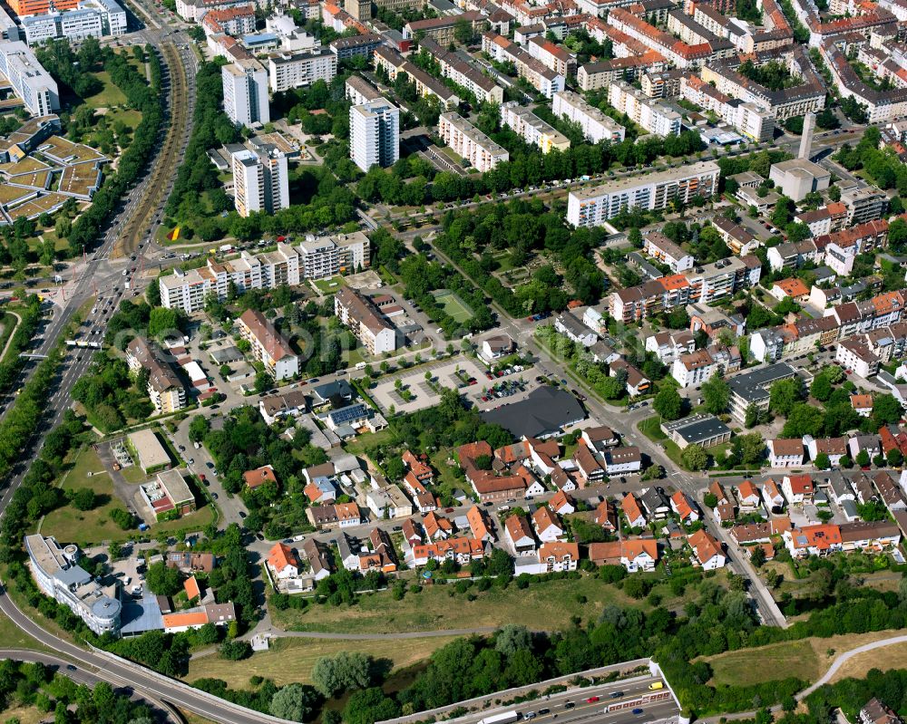 Beiertheim - Bulach from the bird's eye view: Residential area - mixed development of a multi-family housing estate and single-family housing estate in Beiertheim - Bulach in the state Baden-Wuerttemberg, Germany