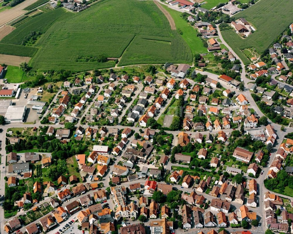 Beilstein from the bird's eye view: Residential area - mixed development of a multi-family housing estate and single-family housing estate in Beilstein in the state Baden-Wuerttemberg, Germany