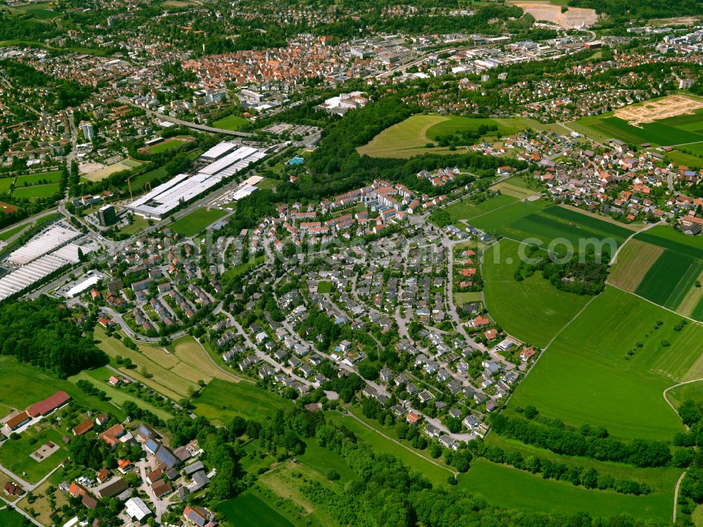 Aerial image Biberach an der Riß - Residential area - mixed development of a multi-family housing estate and single-family housing estate in Biberach an der Riß in the state Baden-Wuerttemberg, Germany