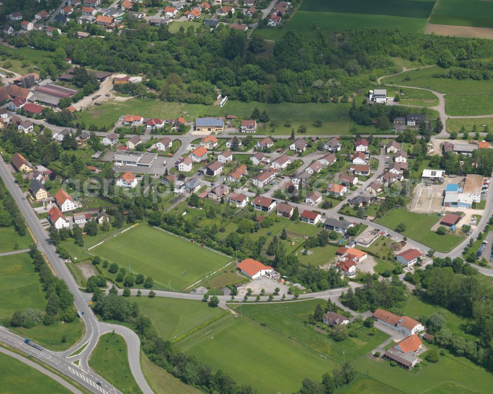 Binzwangen from the bird's eye view: Residential area - mixed development of a multi-family housing estate and single-family housing estate in Binzwangen in the state Baden-Wuerttemberg, Germany