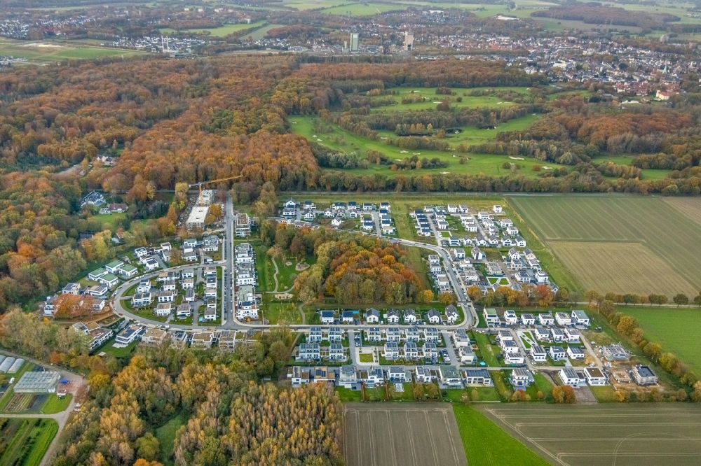 Aerial photograph Gelsenkirchen - Residential area - mixed development of a multi-family housing estate and single-family housing estate of Wohnquartiers Am Buerschen Waldbogen along the Westerholter Strasse - Im Waldquartier in Gelsenkirchen at Ruhrgebiet in the state North Rhine-Westphalia, Germany