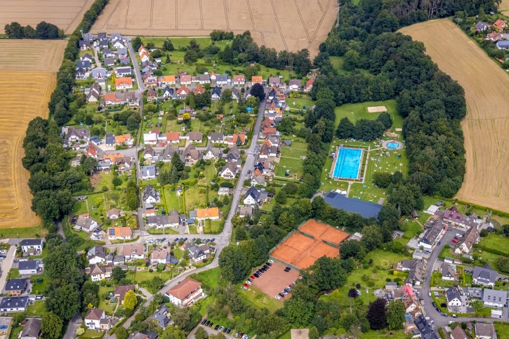 Aerial photograph Dellwig - Residential area - mixed development of a multi-family housing estate and single-family housing estate in Dellwig in the state North Rhine-Westphalia, Germany