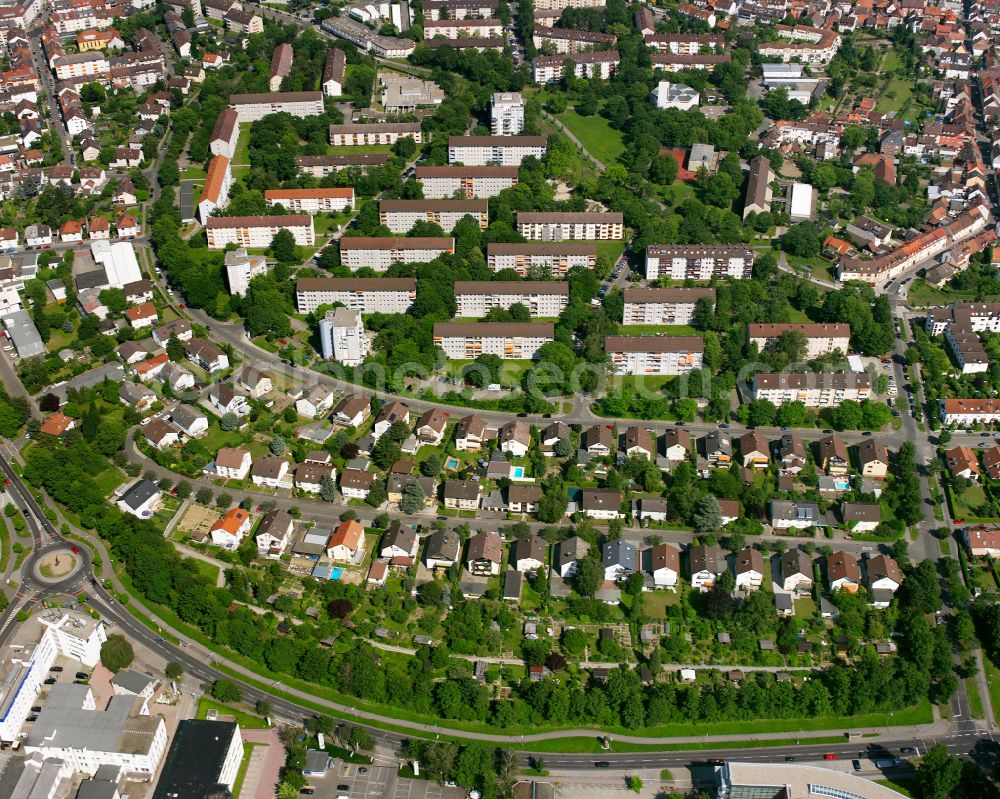 Durlach from above - Residential area - mixed development of a multi-family housing estate and single-family housing estate in Durlach in the state Baden-Wuerttemberg, Germany