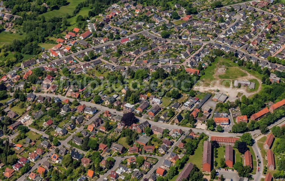 Aerial photograph Eckernförde - Residential area - mixed development of a multi-family housing estate and single-family housing estate between Feldweg and Prinzensstrasse in the district Borby in Eckernfoerde in the state Schleswig-Holstein, Germany