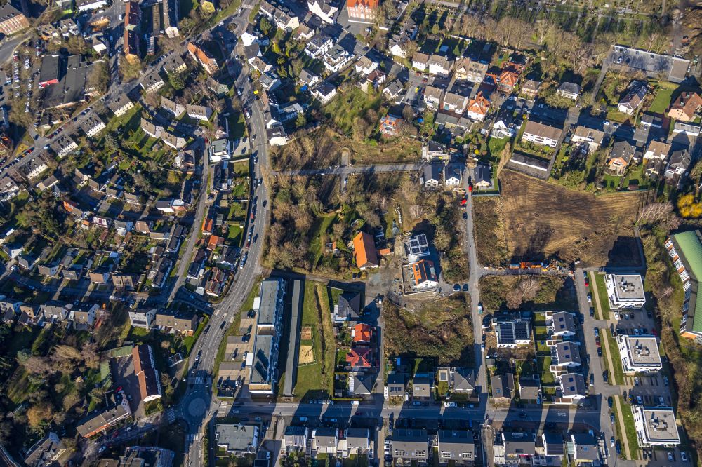 Dortmund from the bird's eye view: Residential area - mixed development of a multi-family housing estate and single-family housing estate ERDBEERFELD - GRUeNER BOGEN in the district Mengede-Mitte in Dortmund in the state North Rhine-Westphalia, Germany