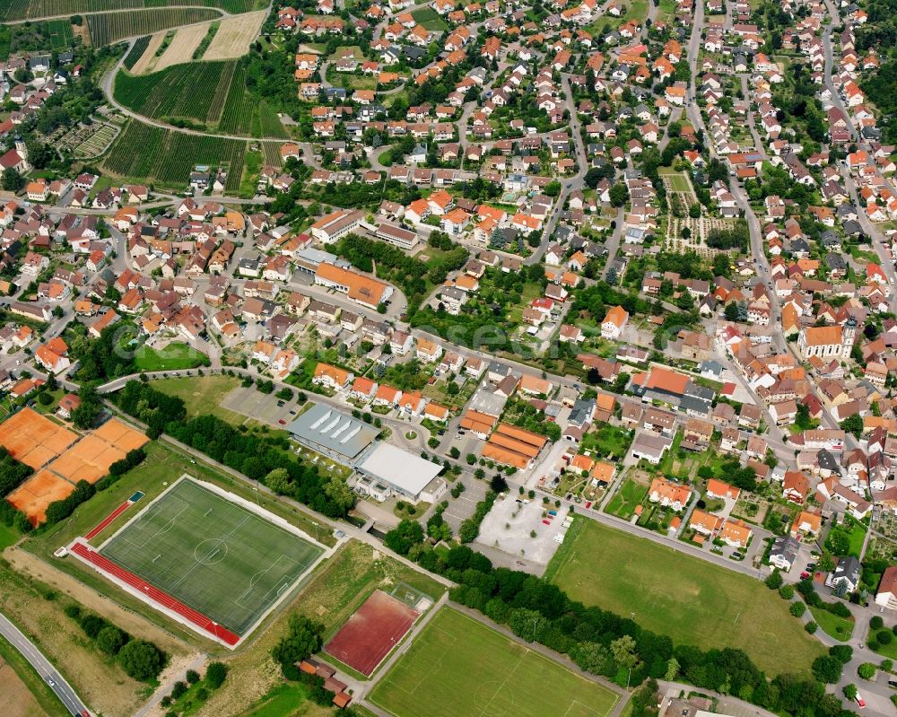 Aerial photograph Erlenbach - Residential area - mixed development of a multi-family housing estate and single-family housing estate in Erlenbach in the state Baden-Wuerttemberg, Germany