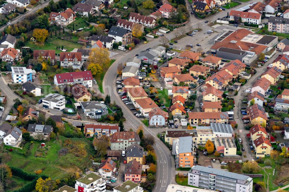 Aerial photograph Ettenheim - Residential area - mixed development of a multi-family housing estate and single-family housing estate on street Otto-Stoelcker-Strasse in Ettenheim in the state Baden-Wuerttemberg, Germany