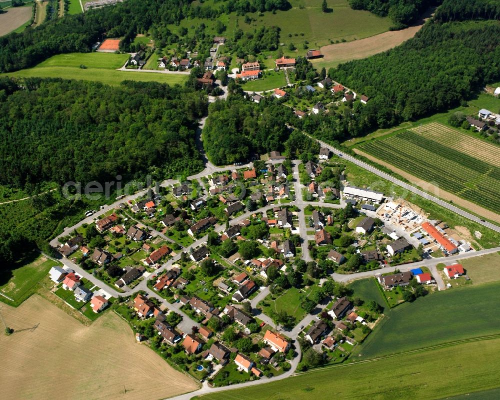 Aerial photograph Gippingen - Residential area - mixed development of a multi-family housing estate and single-family housing estate in Gippingen in the state Baden-Wuerttemberg, Germany