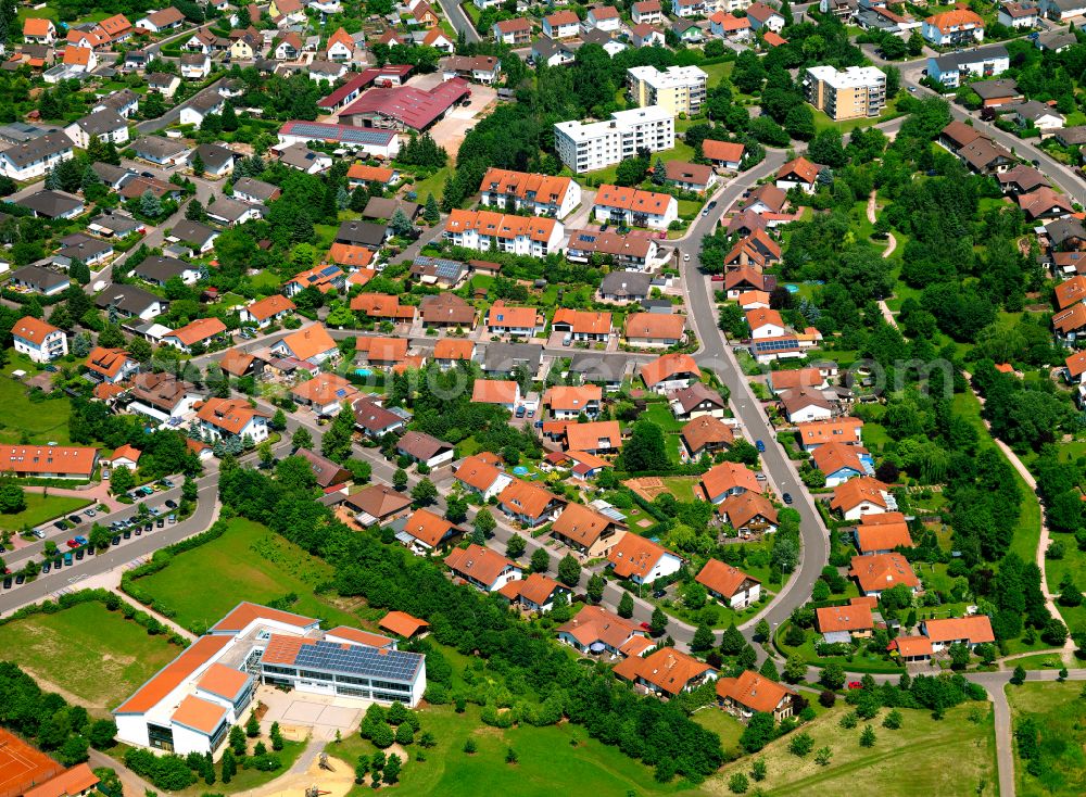 Aerial photograph Göllheim - Residential area - mixed development of a multi-family housing estate and single-family housing estate in Göllheim in the state Rhineland-Palatinate, Germany