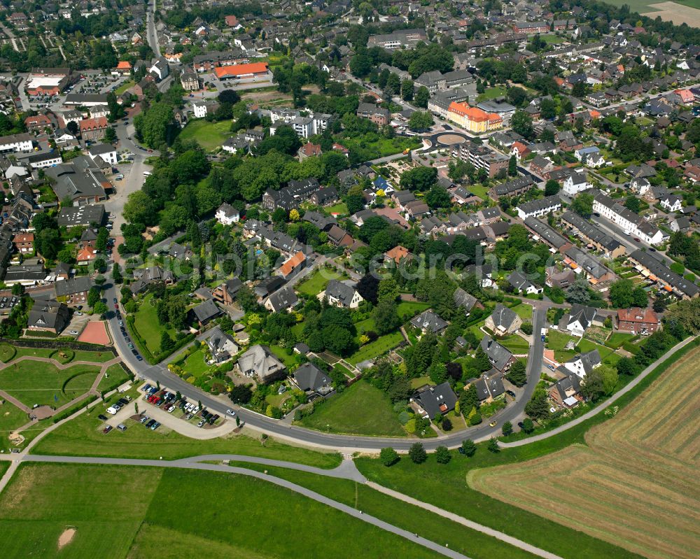 Aerial photograph Haldern - Residential area - mixed development of a multi-family housing estate and single-family housing estate in Haldern in the state North Rhine-Westphalia, Germany