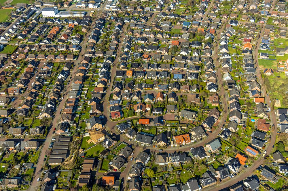 Haldern from the bird's eye view: Residential area - mixed development of a multi-family housing estate and single-family housing estate in Haldern in the state North Rhine-Westphalia, Germany